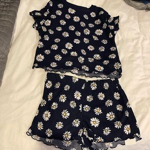 Brand new girls pajama set from Old navy size 8 with shorts and tee shirt.